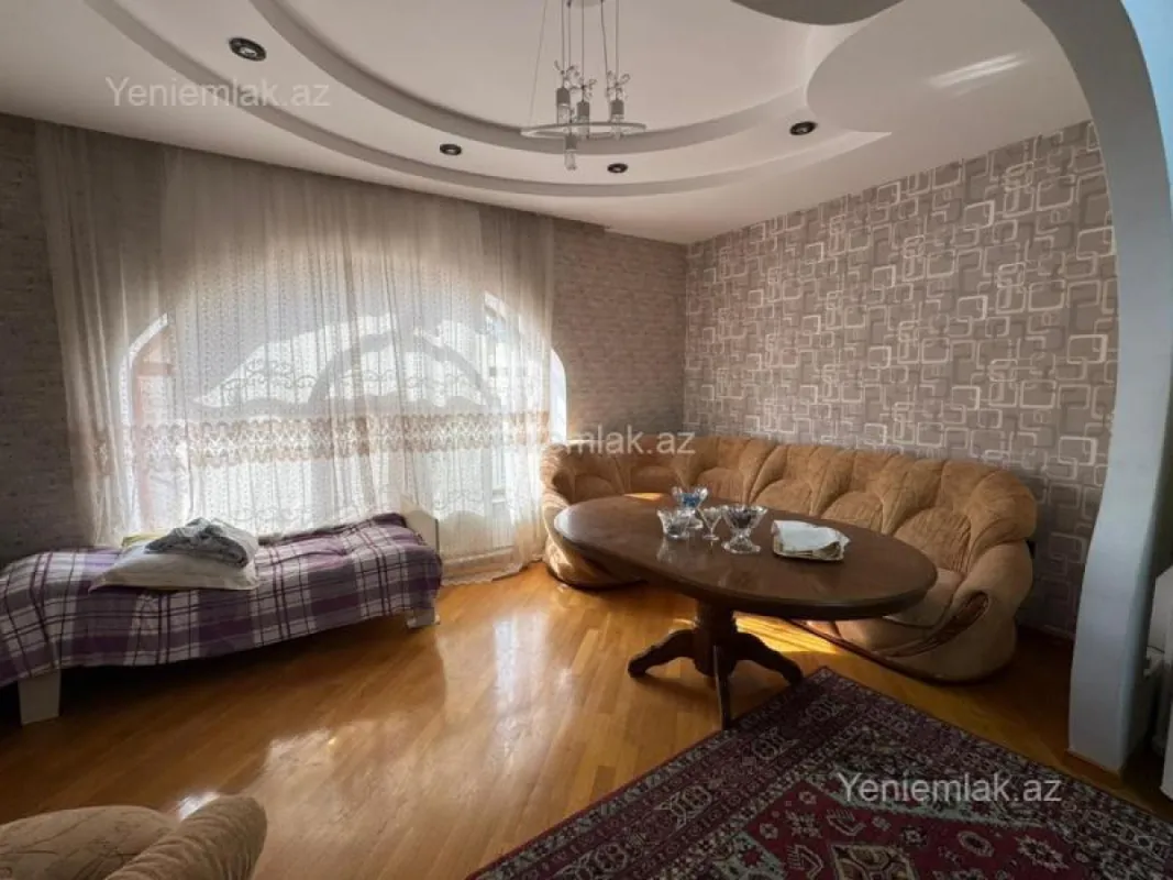 Satılır 7 otaqlı həyət evi 630 m²