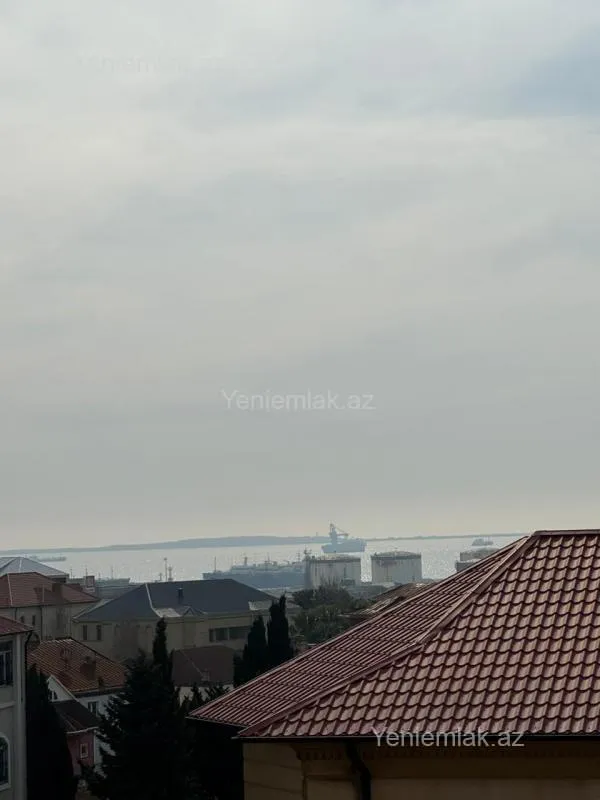 Satılır 7 otaqlı həyət evi 630 m²