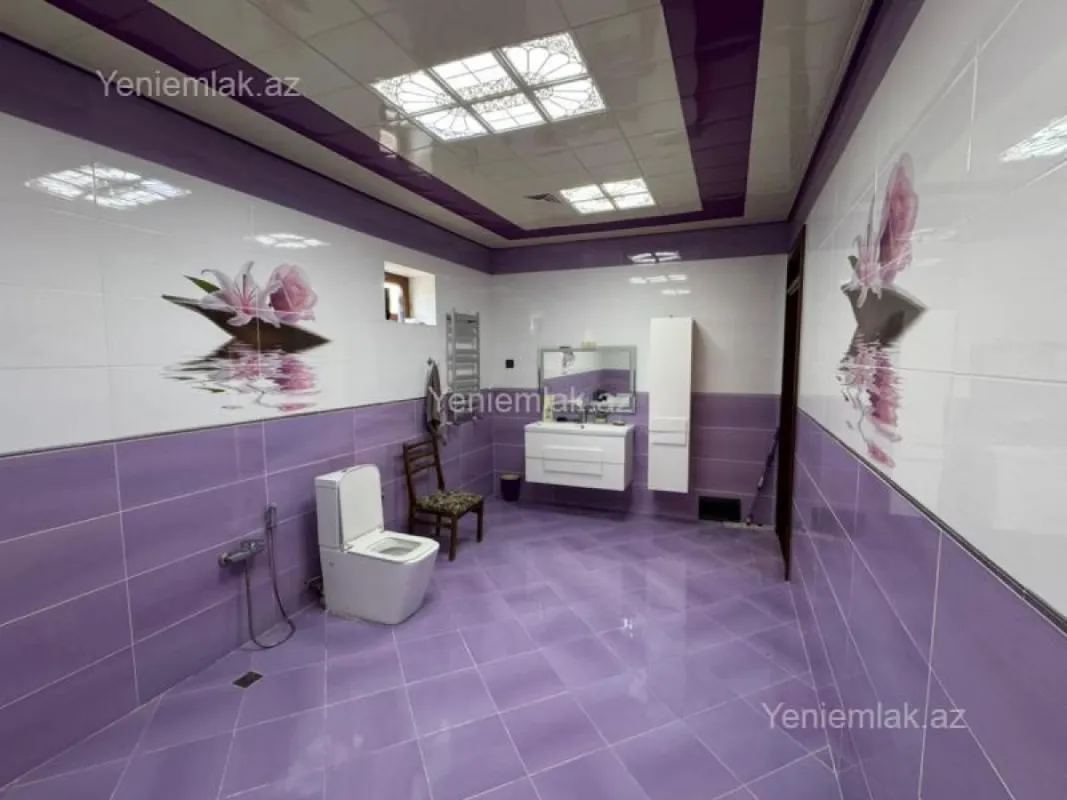 Satılır 7 otaqlı həyət evi 630 m²