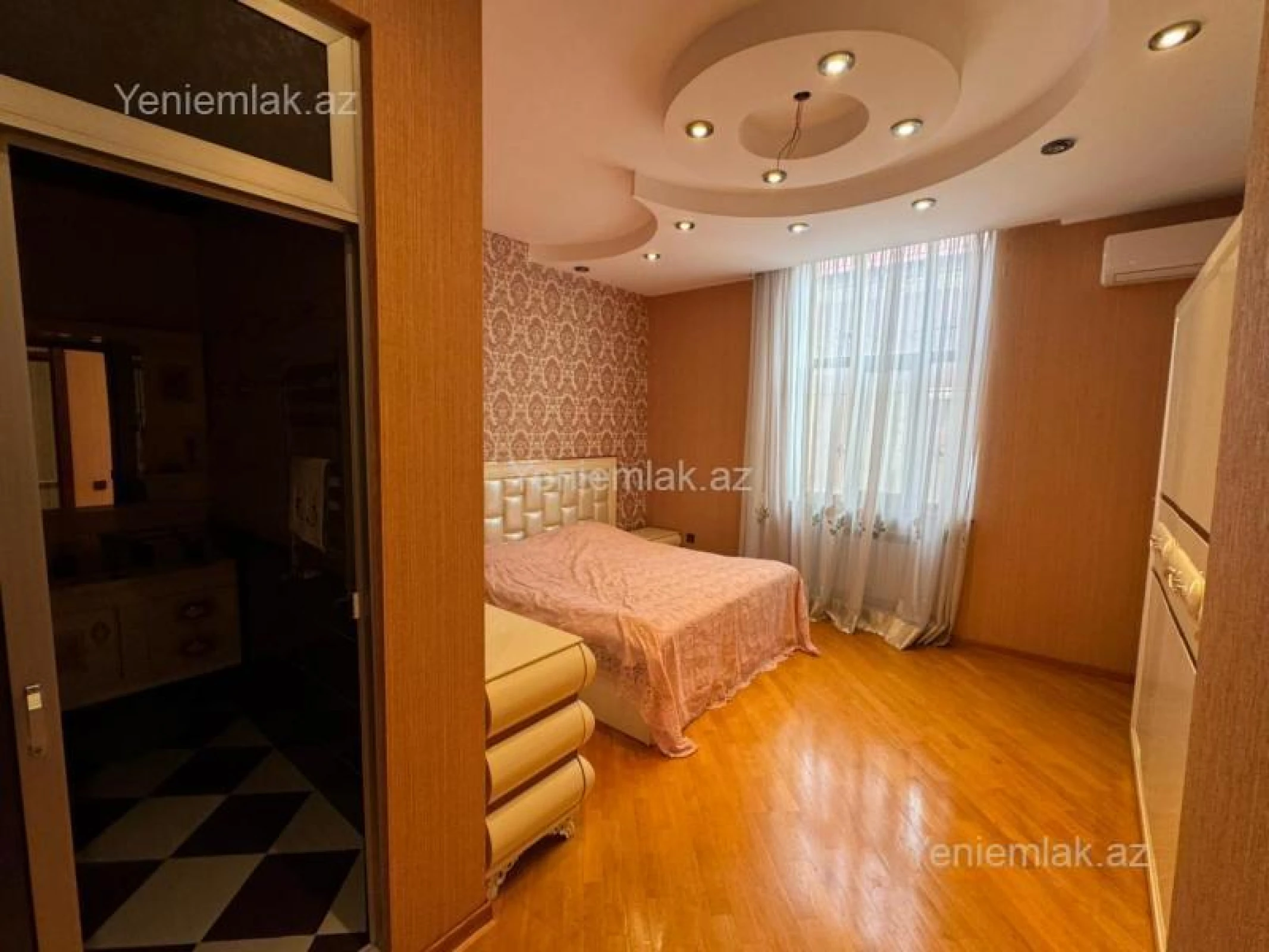 Satılır 7 otaqlı həyət evi 630 m²