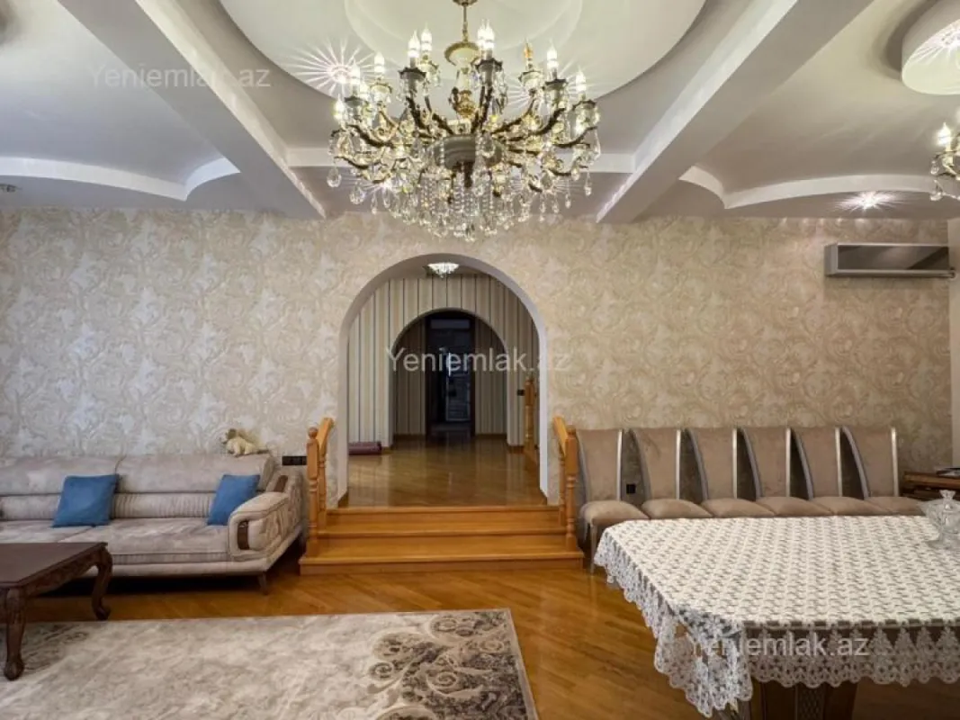 Satılır 7 otaqlı həyət evi 630 m²