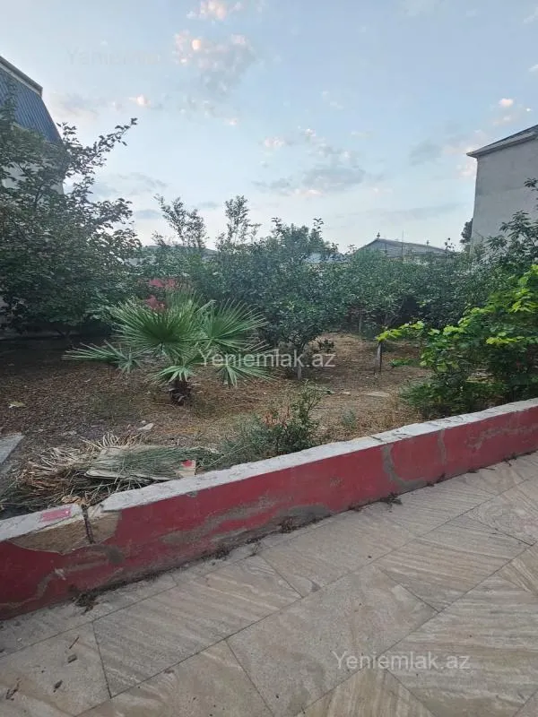 Satılır 5 otaqlı həyət evi 240 m²
