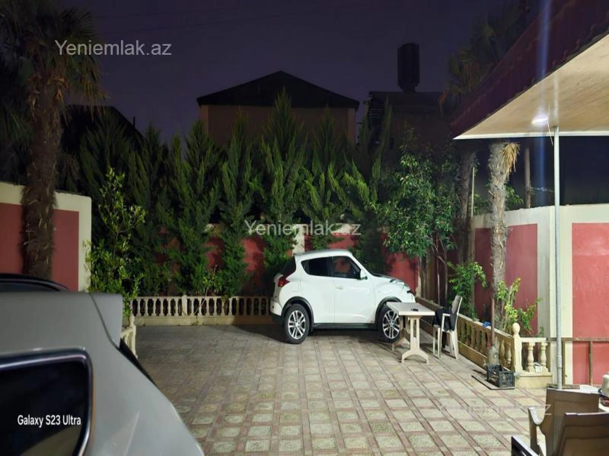 Satılır 5 otaqlı həyət evi 240 m²