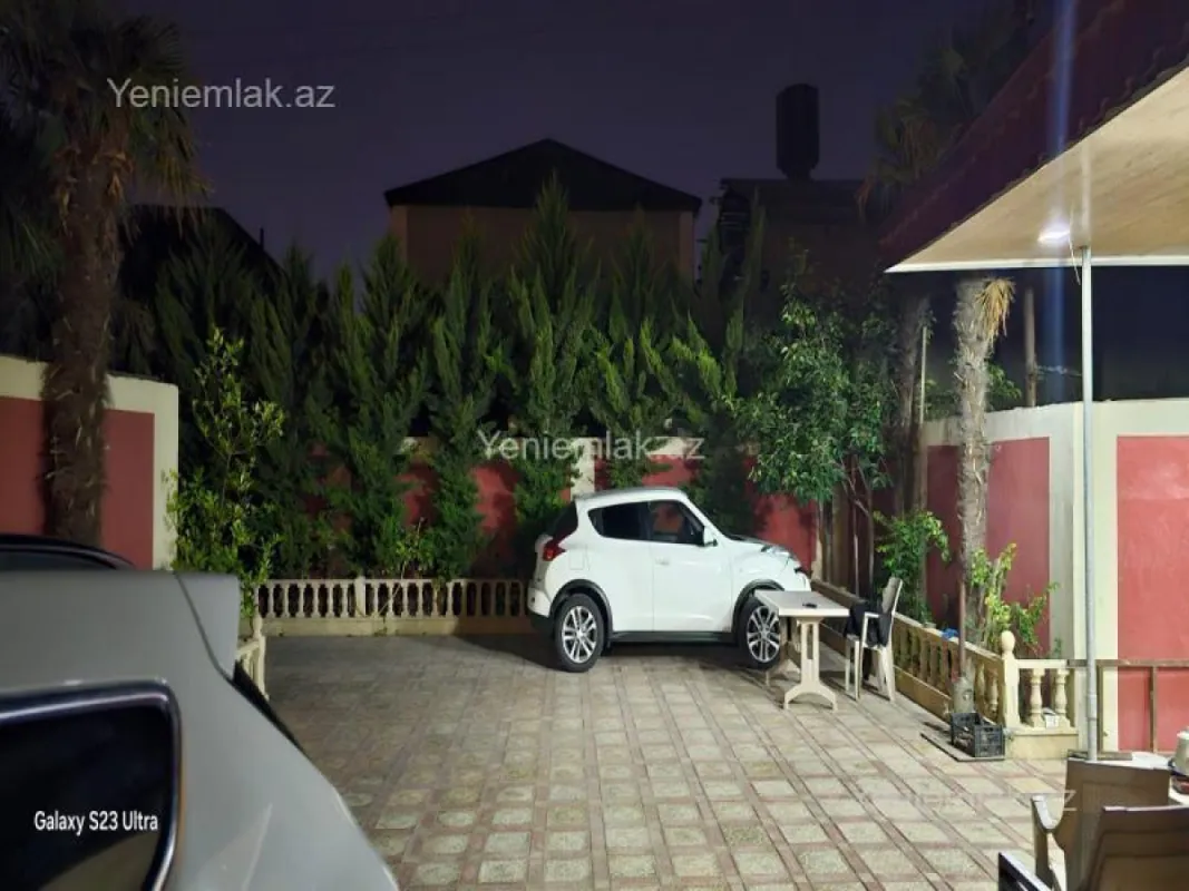 Satılır 5 otaqlı həyət evi 240 m²