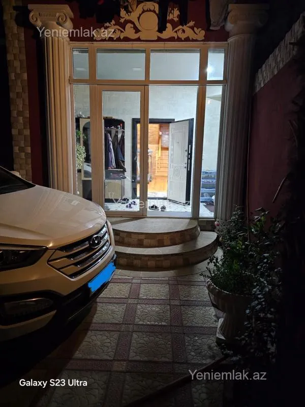 Satılır 5 otaqlı həyət evi 240 m²