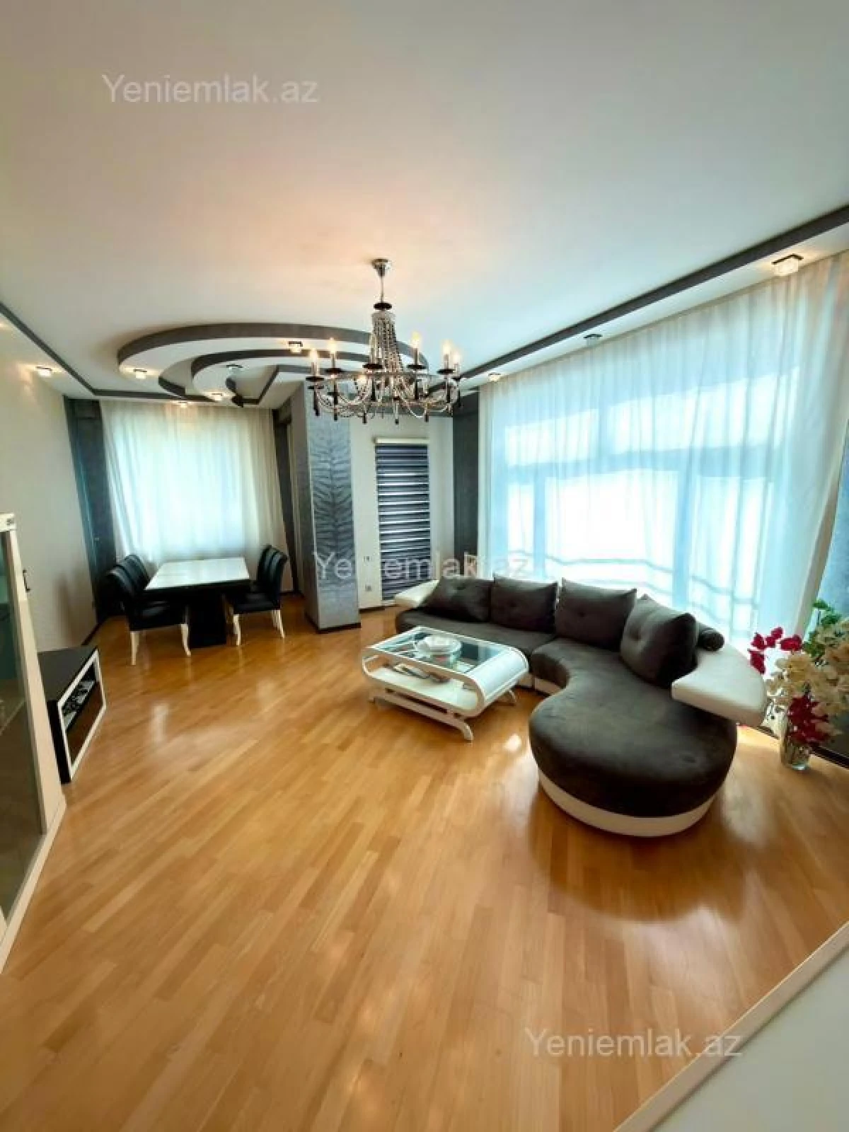 Satılır 3 otaqlı yeni tikili 135 m²
