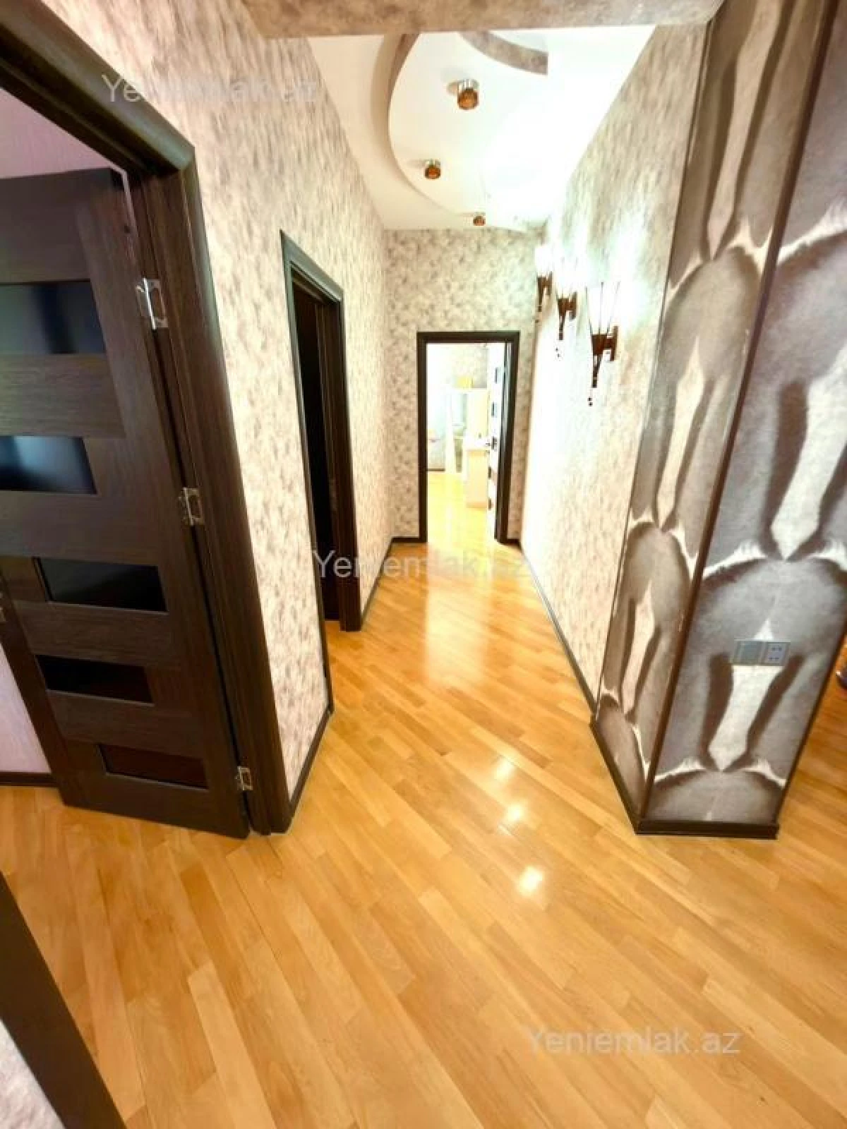 Satılır 3 otaqlı yeni tikili 135 m²