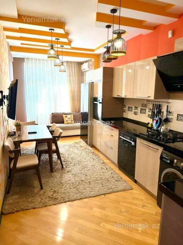 Satılır 3 otaqlı yeni tikili 135 m²