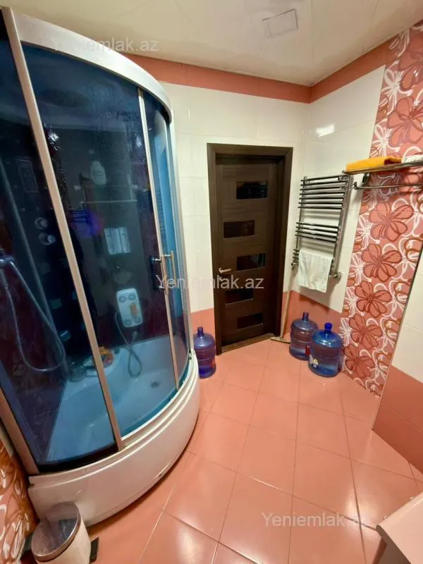 Satılır 3 otaqlı yeni tikili 135 m²