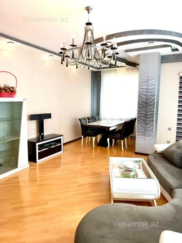 Satılır 3 otaqlı yeni tikili 135 m²