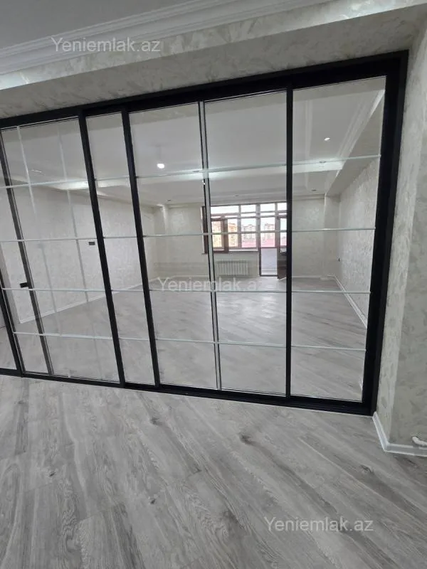 Satılır 3 otaqlı yeni tikili 136 m²
