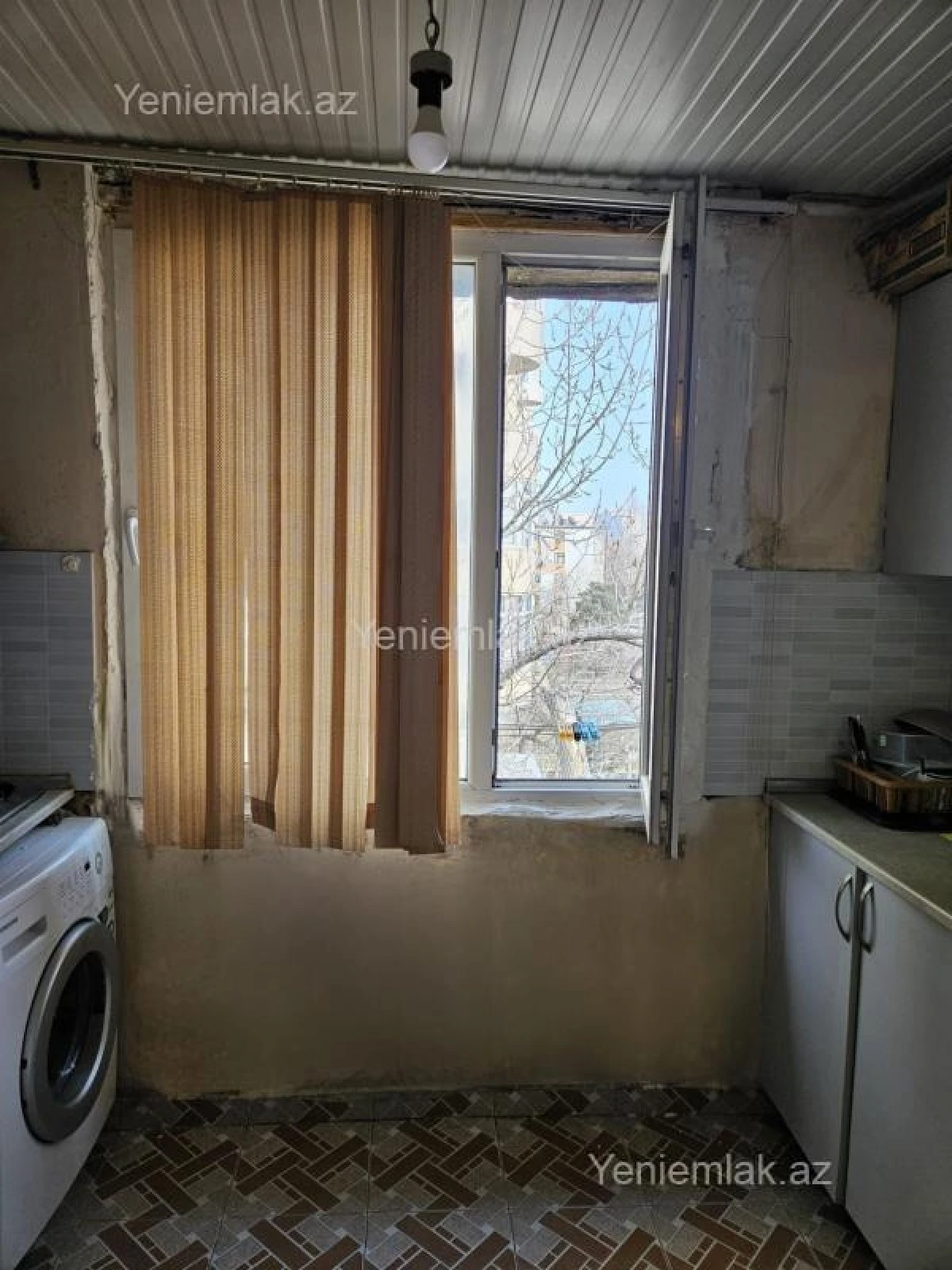 Satılır 1 otaqlı köhnə tikili 35 m²