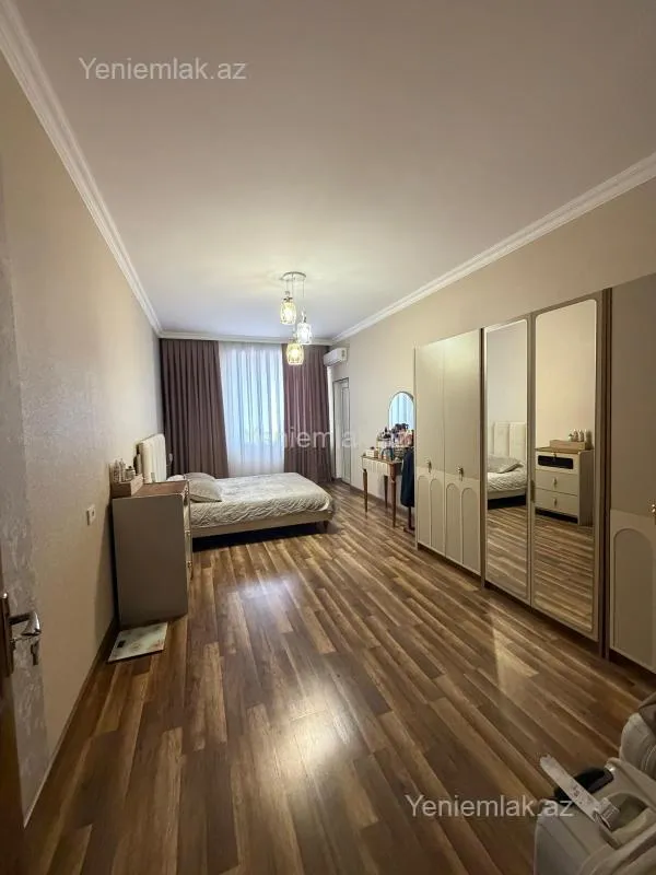 Satılır 4 otaqlı yeni tikili 147 m²