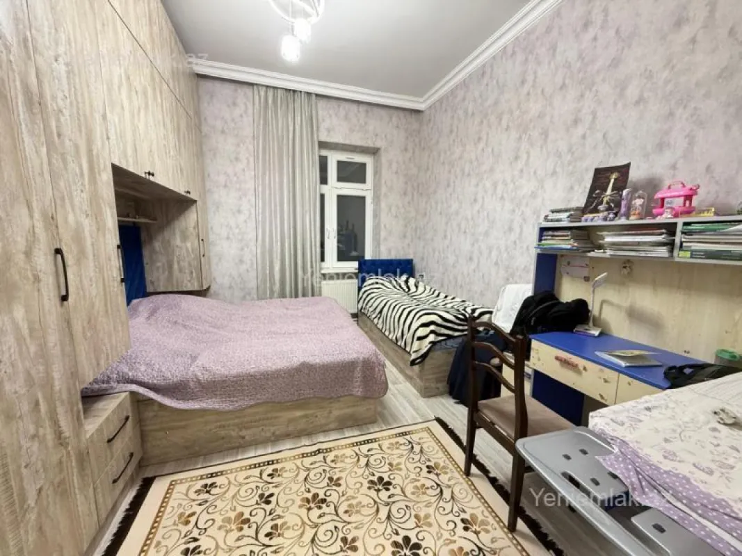 Satılır 2 otaqlı köhnə tikili 52 m²