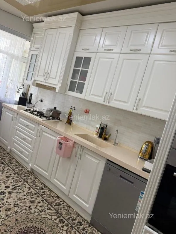 Satılır 3 otaqlı yeni tikili 145 m²