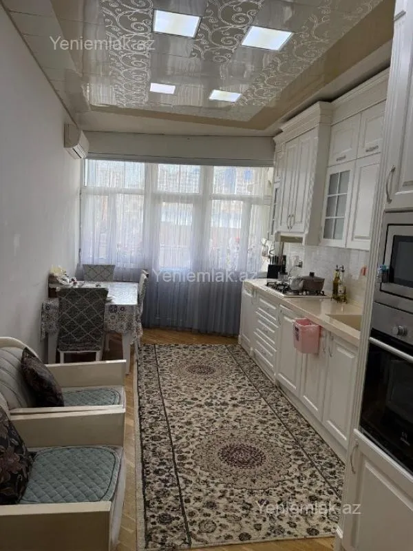 Satılır 3 otaqlı yeni tikili 145 m²