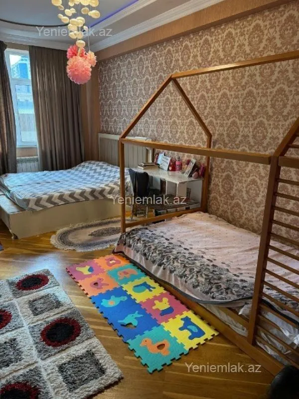 Satılır 3 otaqlı yeni tikili 145 m²