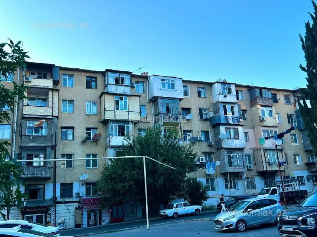 Satılır 2 otaqlı köhnə tikili 60 m²