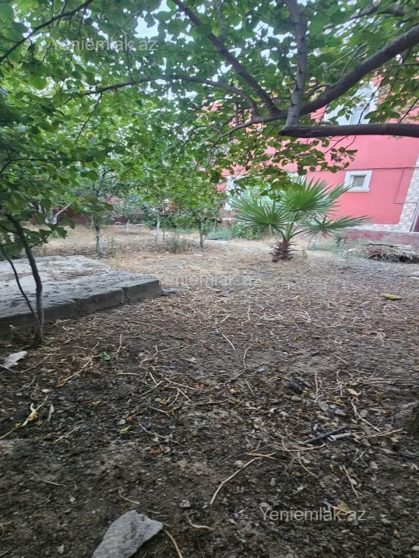 Satılır 5 otaqlı həyət evi 240 m²