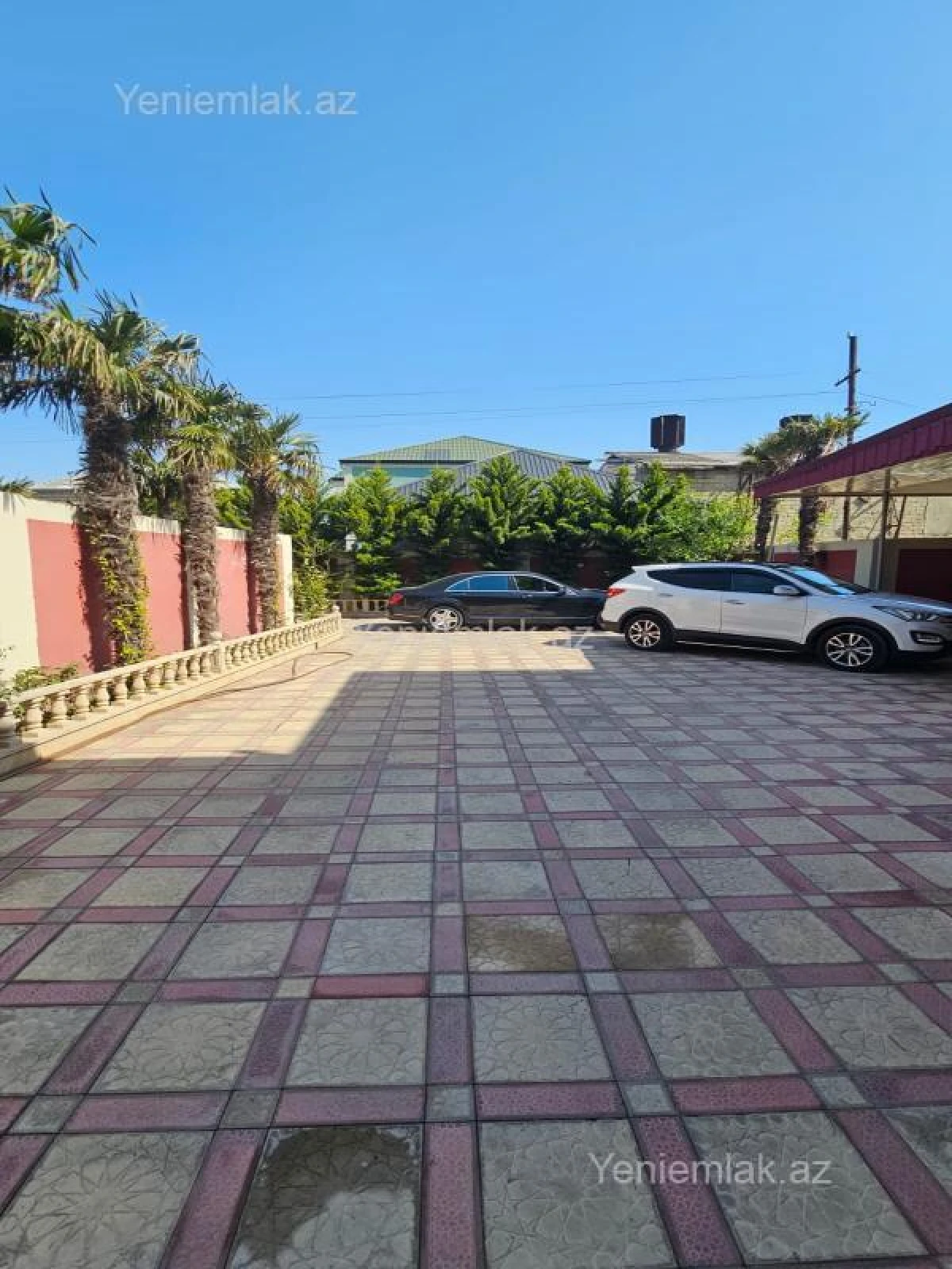 Satılır 5 otaqlı həyət evi 240 m²