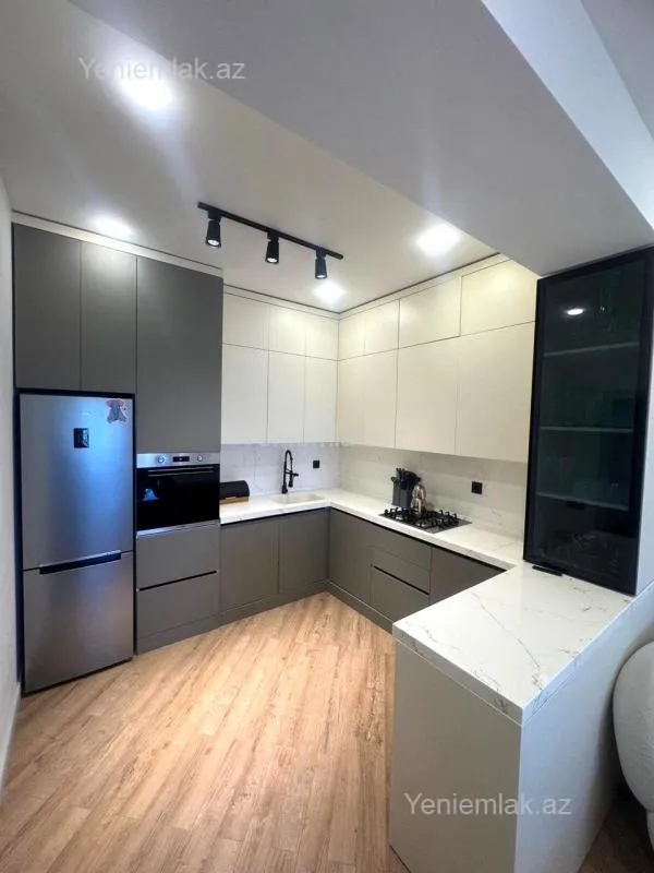 Satılır 3 otaqlı yeni tikili 90 m²