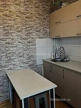 Satılır 2 otaqlı köhnə tikili 60 m²