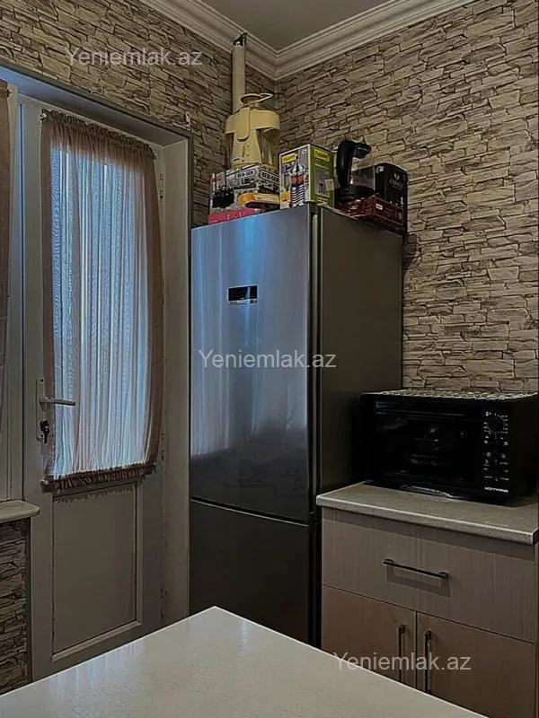 Satılır 2 otaqlı köhnə tikili 60 m²