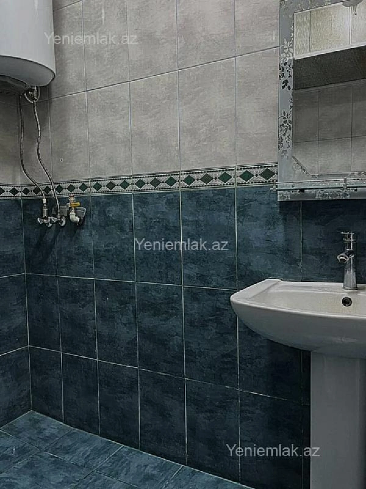 Satılır 2 otaqlı köhnə tikili 60 m²