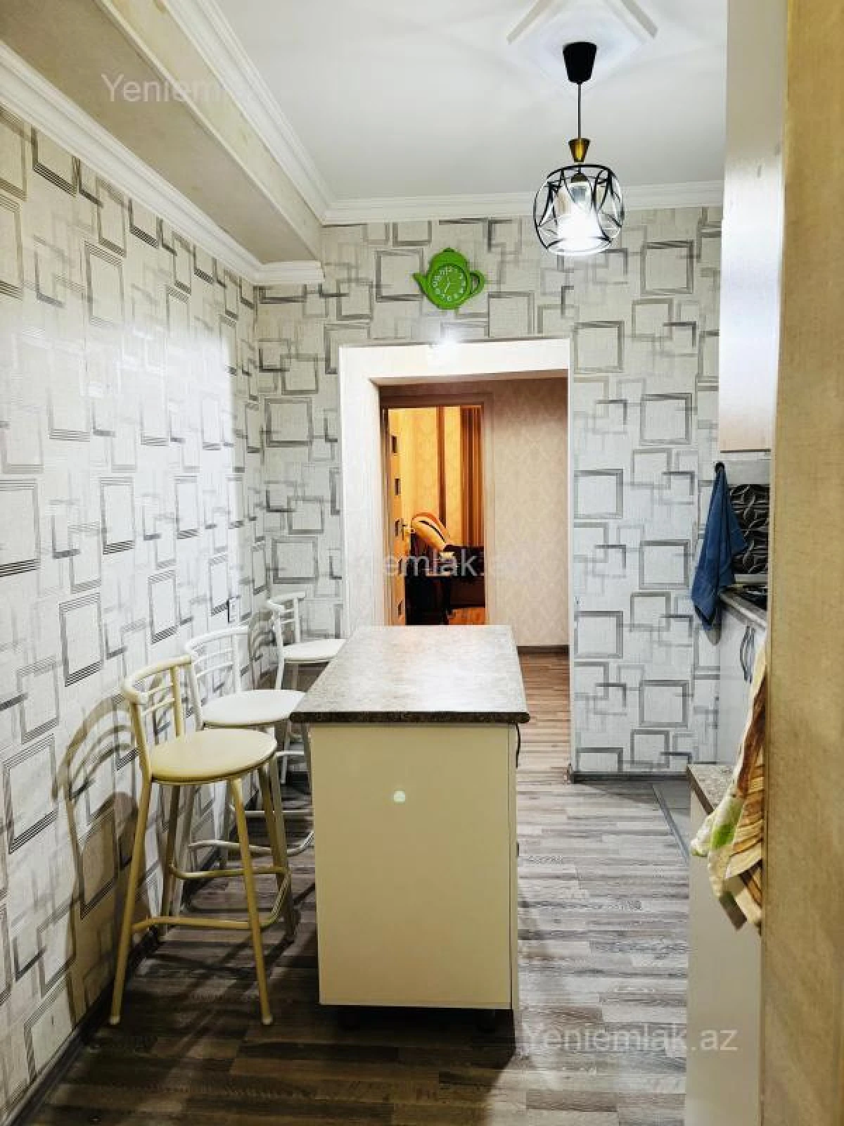 Satılır 4 otaqlı köhnə tikili 110 m²