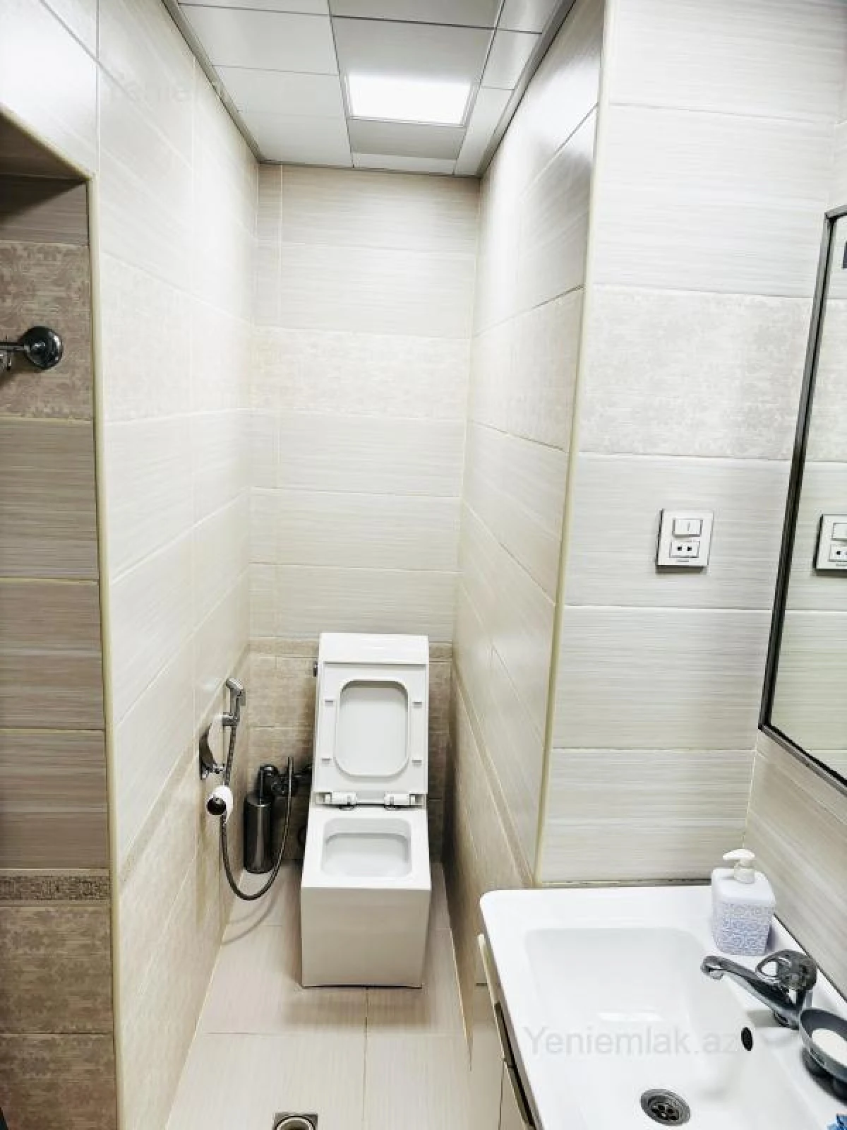 Satılır 4 otaqlı köhnə tikili 110 m²