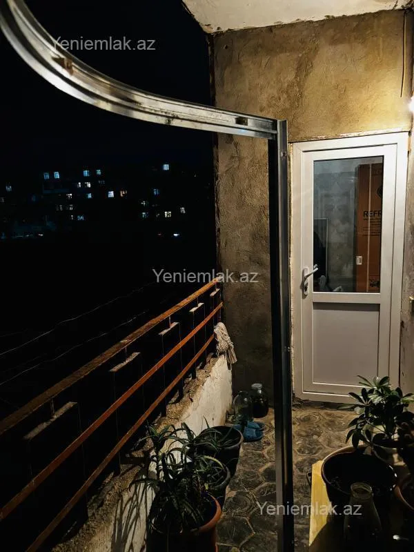 Satılır 4 otaqlı köhnə tikili 110 m²