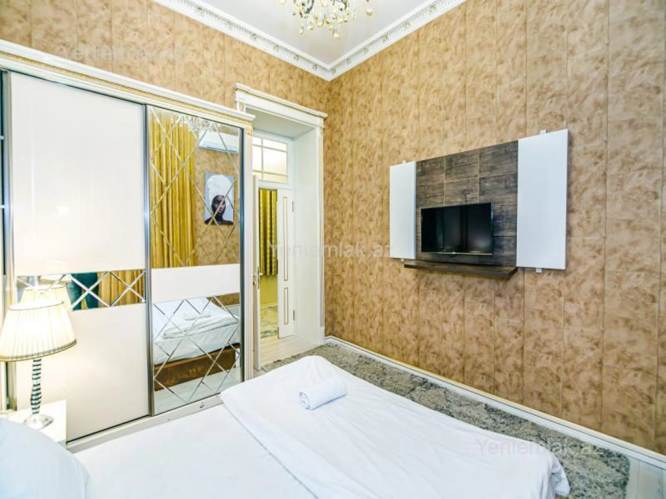 Satılır 5 otaqlı köhnə tikili 137 m²