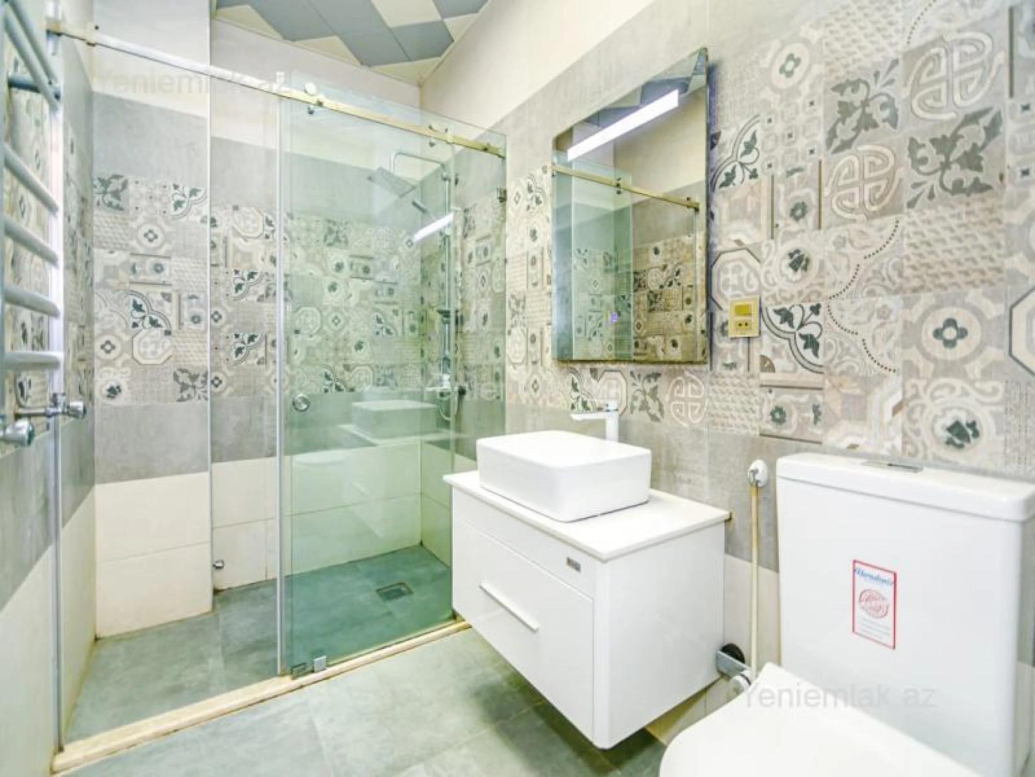 Satılır 5 otaqlı köhnə tikili 137 m²