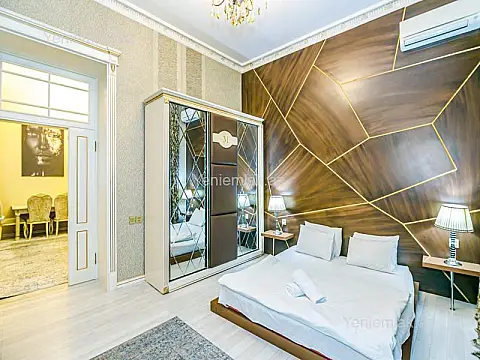 Satılır 5 otaqlı köhnə tikili 137 m²