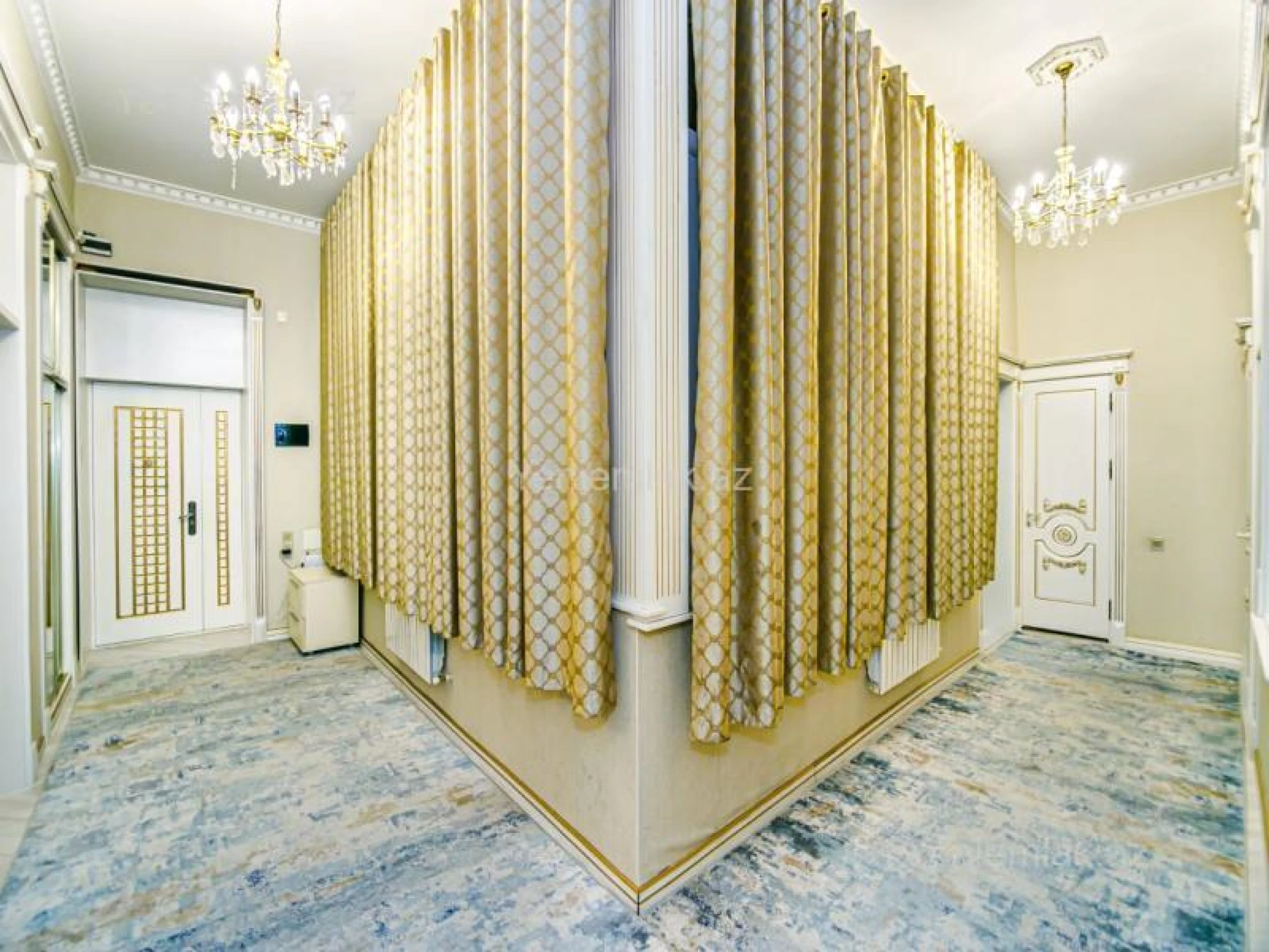 Satılır 5 otaqlı köhnə tikili 137 m²