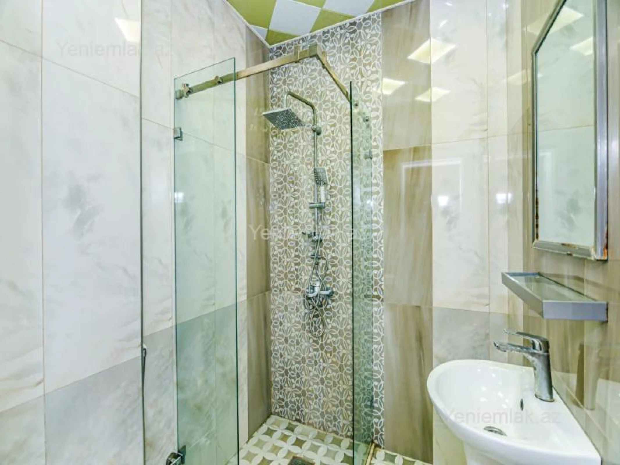 Satılır 5 otaqlı köhnə tikili 137 m²