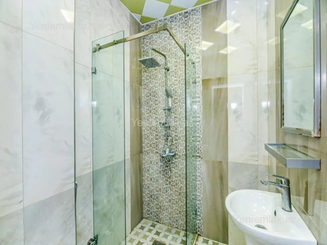 Satılır 5 otaqlı köhnə tikili 137 m²