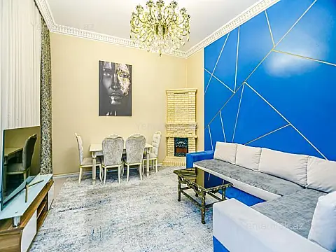 Satılır 5 otaqlı köhnə tikili 137 m² — Bakı, Səbail 5 otaq 137.00 m²