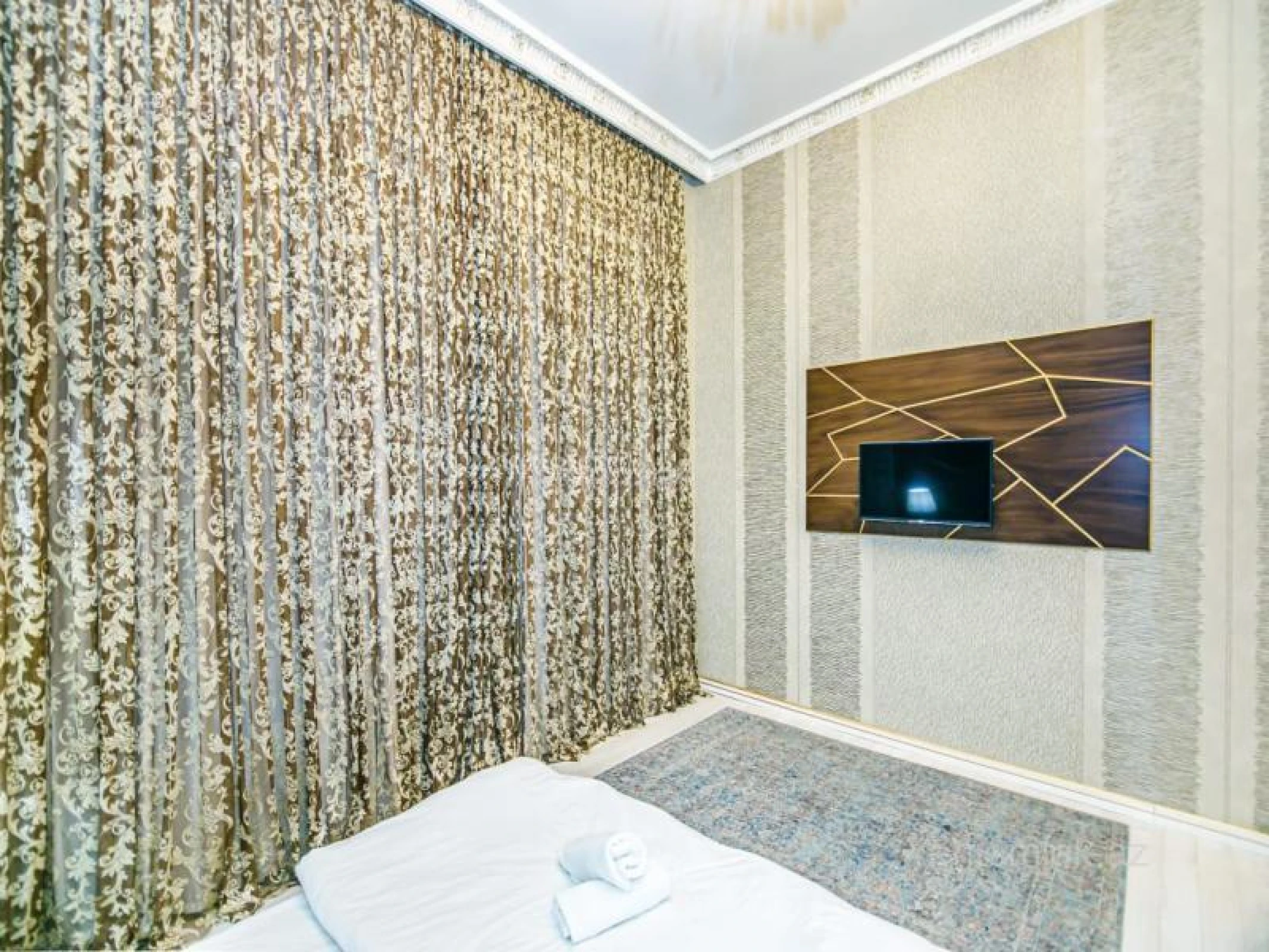 Satılır 5 otaqlı köhnə tikili 137 m²