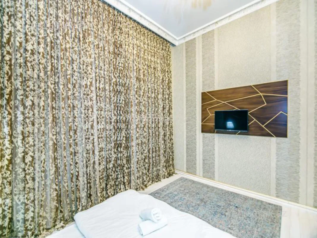 Satılır 5 otaqlı köhnə tikili 137 m²