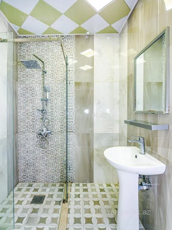 Satılır 5 otaqlı köhnə tikili 137 m²