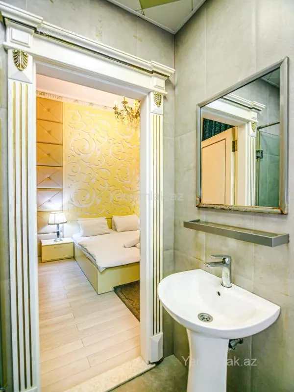 Satılır 5 otaqlı köhnə tikili 137 m²