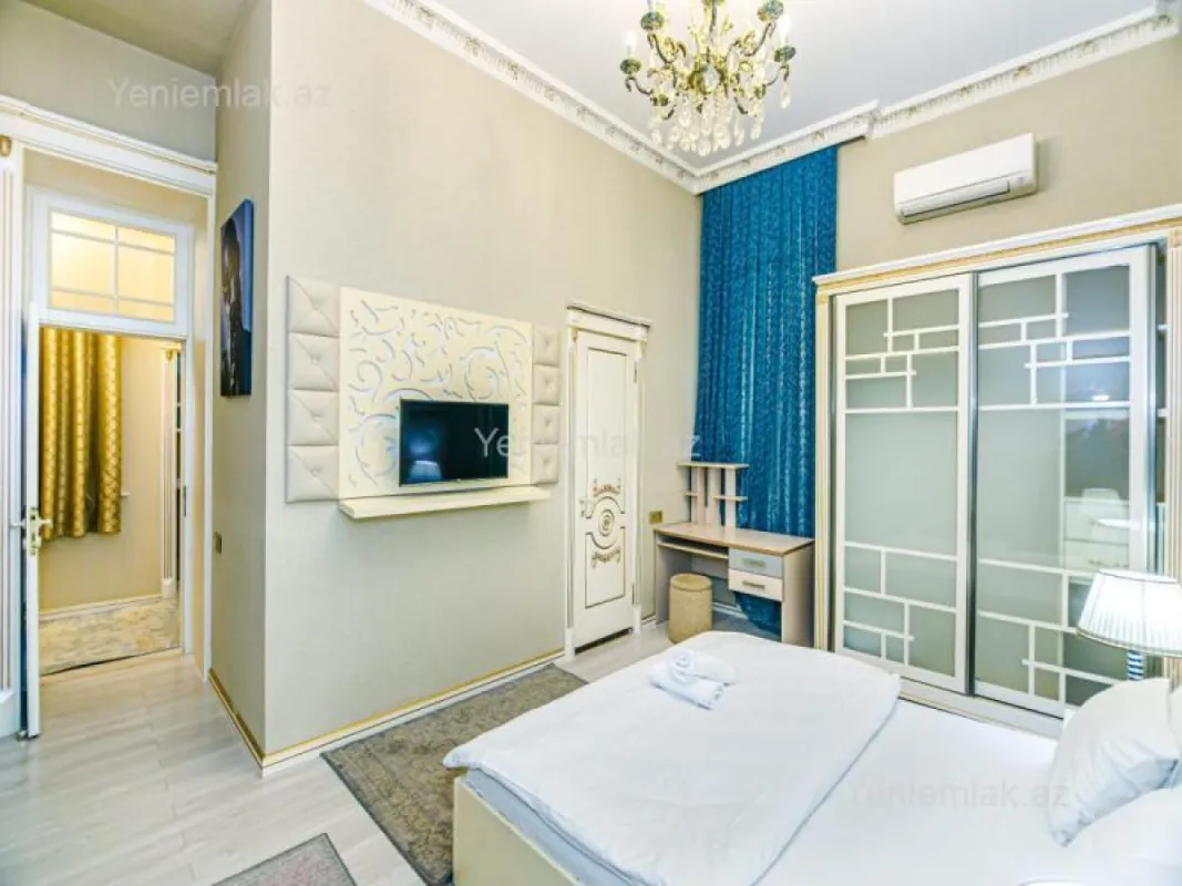 Satılır 5 otaqlı köhnə tikili 137 m²