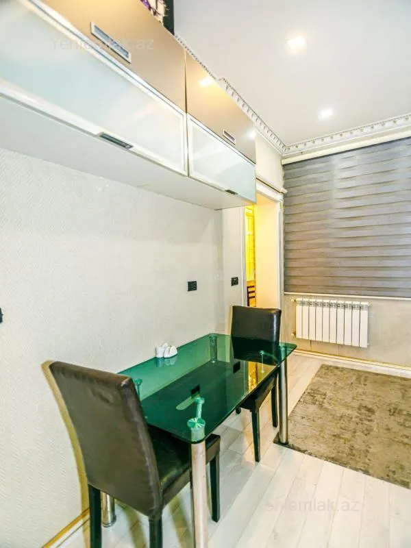 Satılır 5 otaqlı köhnə tikili 137 m²