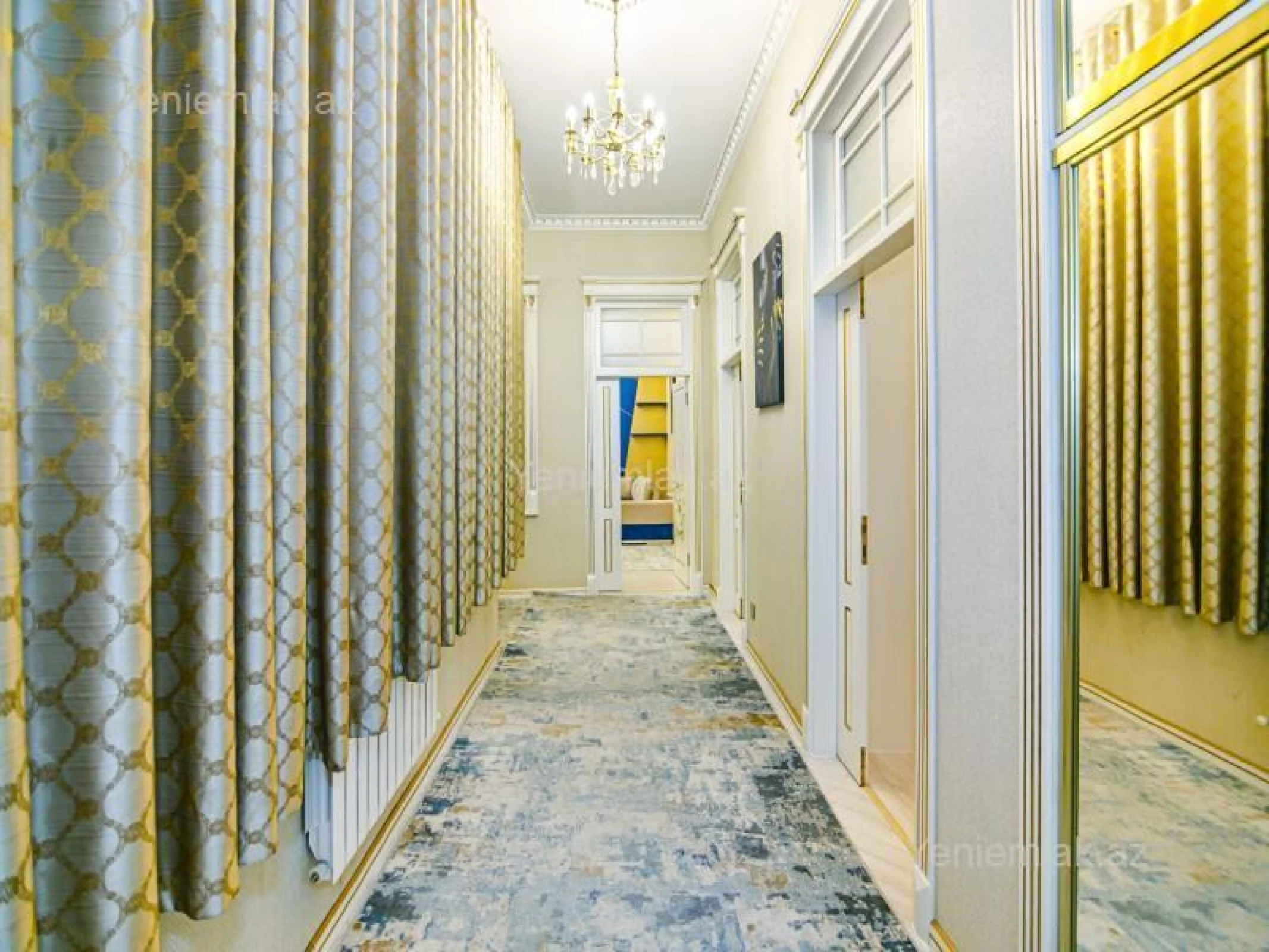 Satılır 5 otaqlı köhnə tikili 137 m²