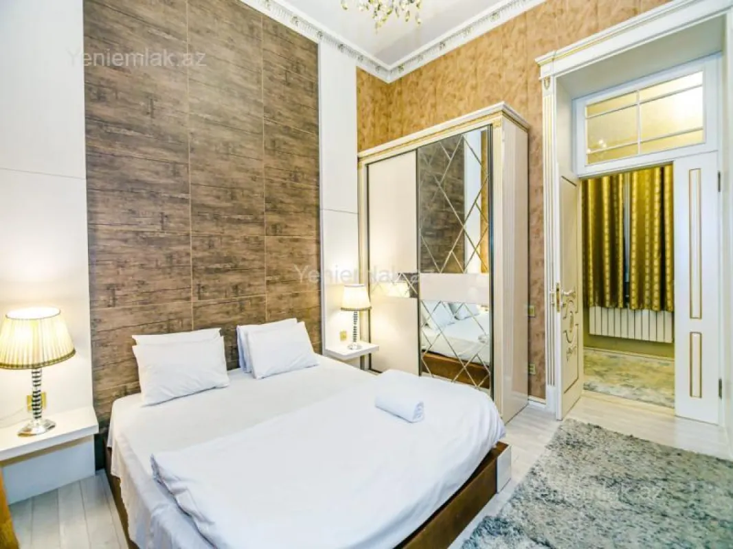 Satılır 5 otaqlı köhnə tikili 137 m²