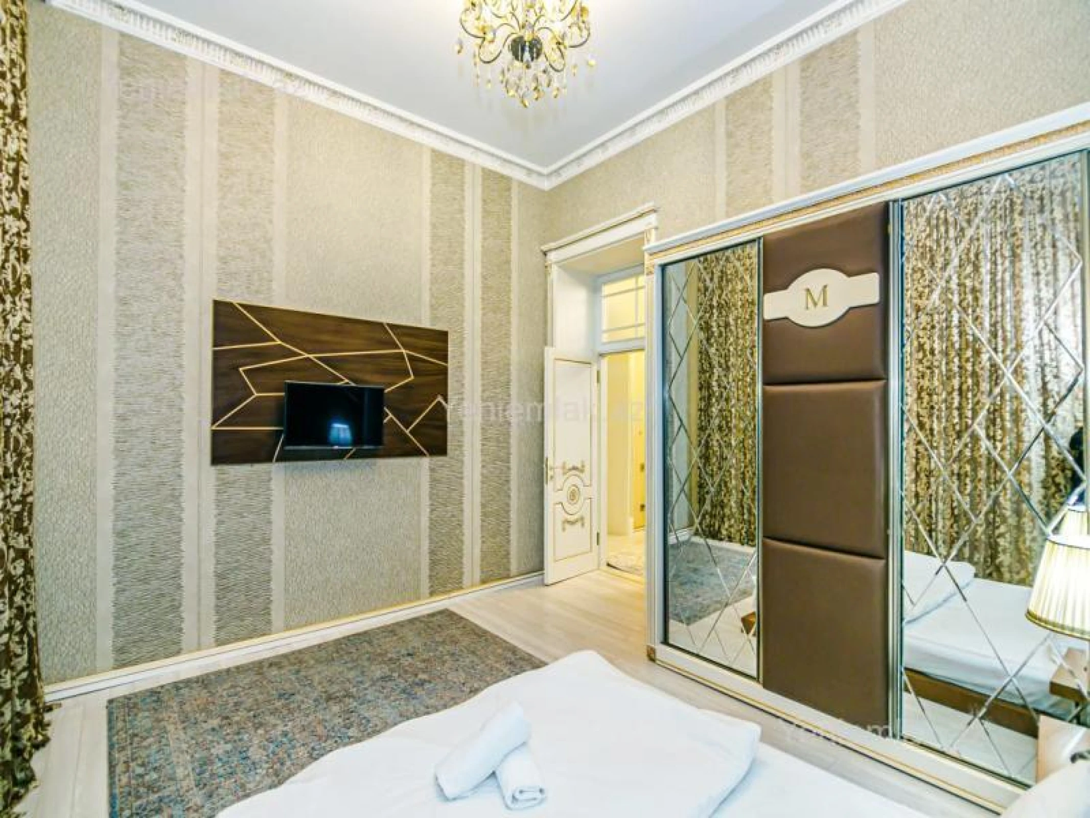 Satılır 5 otaqlı köhnə tikili 137 m²