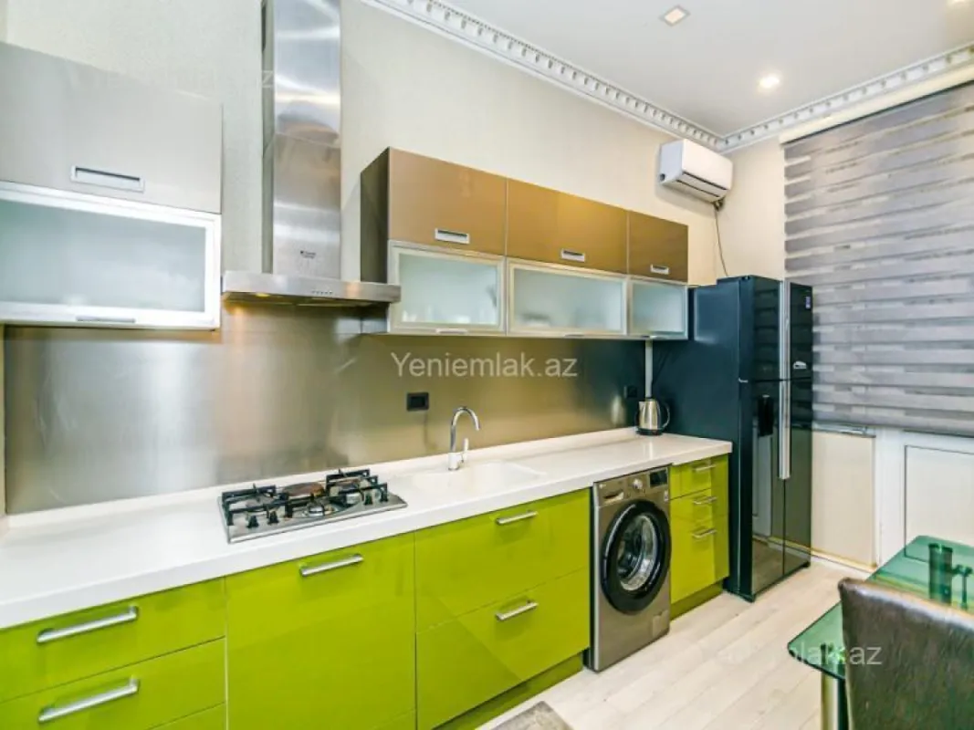 Satılır 5 otaqlı köhnə tikili 137 m²