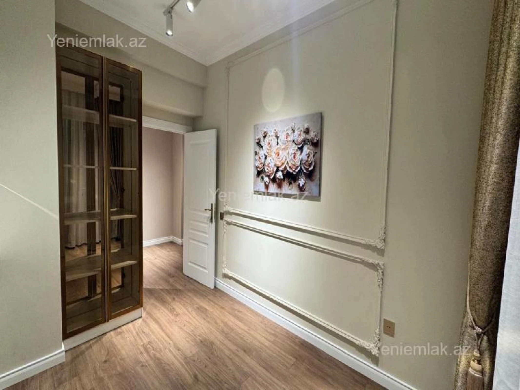 Satılır 2 otaqlı yeni tikili 77 m²