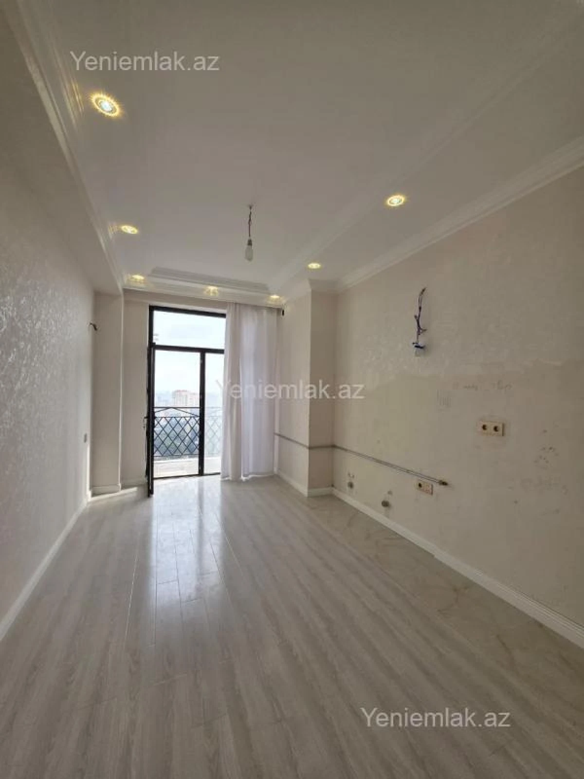Satılır 2 otaqlı yeni tikili 76 m²